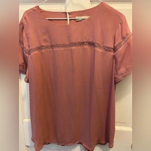 Short sleeve dusty rose blouse.